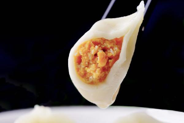 把餃子館開在愛馬仕旁邊，一年竟然開出七家直營店