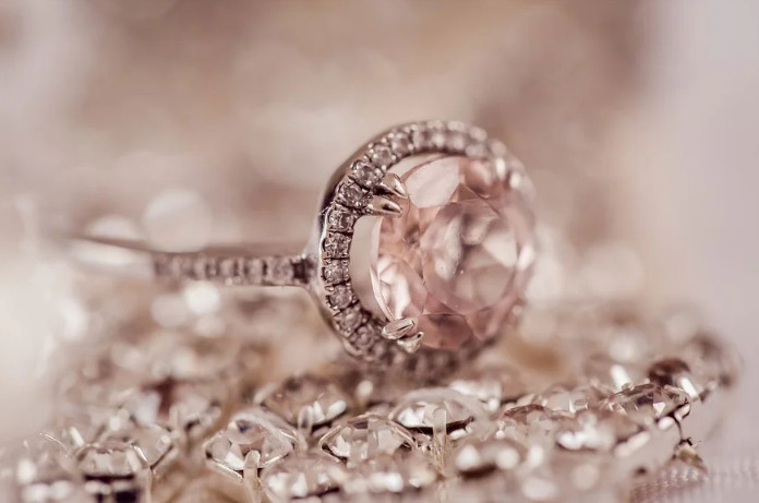 品牌全案設(shè)計(jì)如何賦予品牌象征意義與情感價(jià)值 品牌全案設(shè)計(jì)如何賦予品牌象征意義與情感價(jià)值